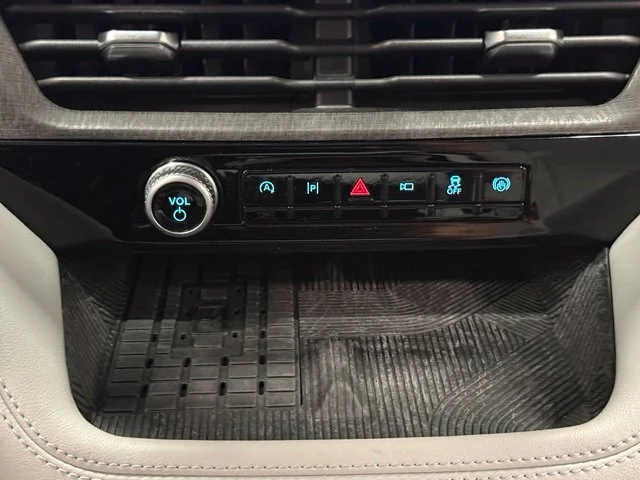 Used 2025 Black Ford Platinum image 29