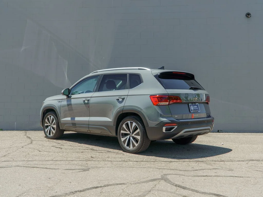 Used 2023 Gray Volkswagen 1.5T SE image 3