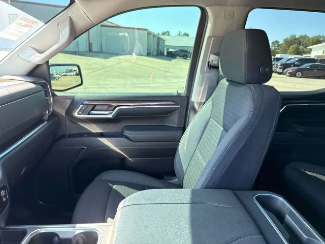 Used 2023 White Chevrolet RST image 32
