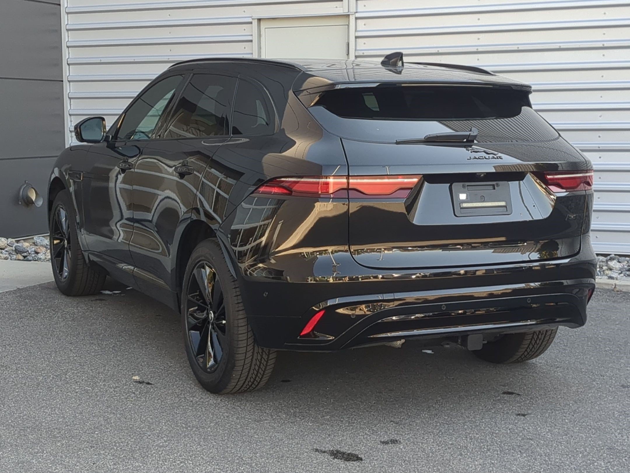 2026 Jaguar F-Pace R-Dynamic S - Photo 7