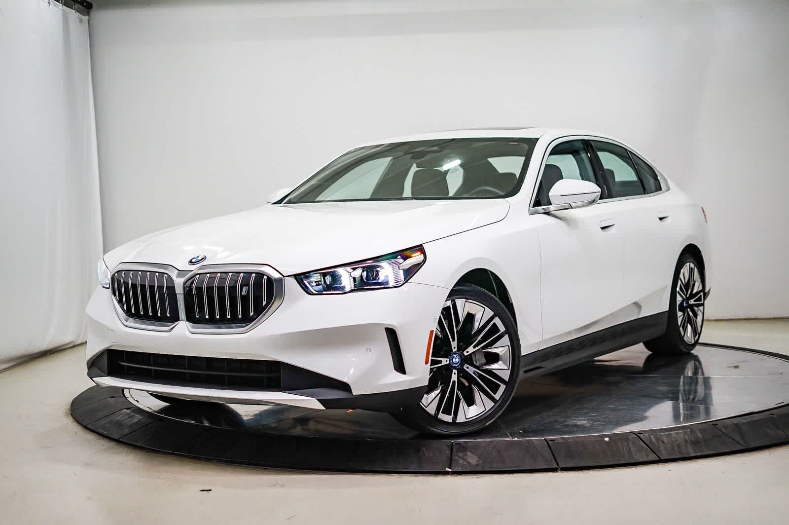 2025 BMW i5 xDrive40 Sedan's photo