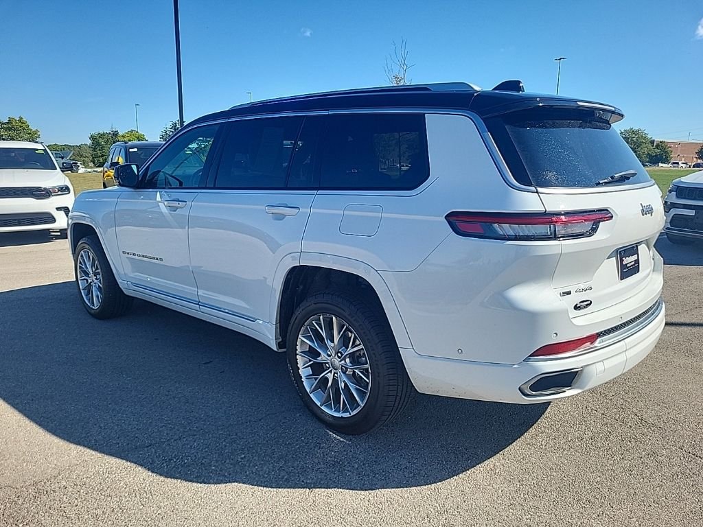 Used 2023 White Jeep Summit image 3