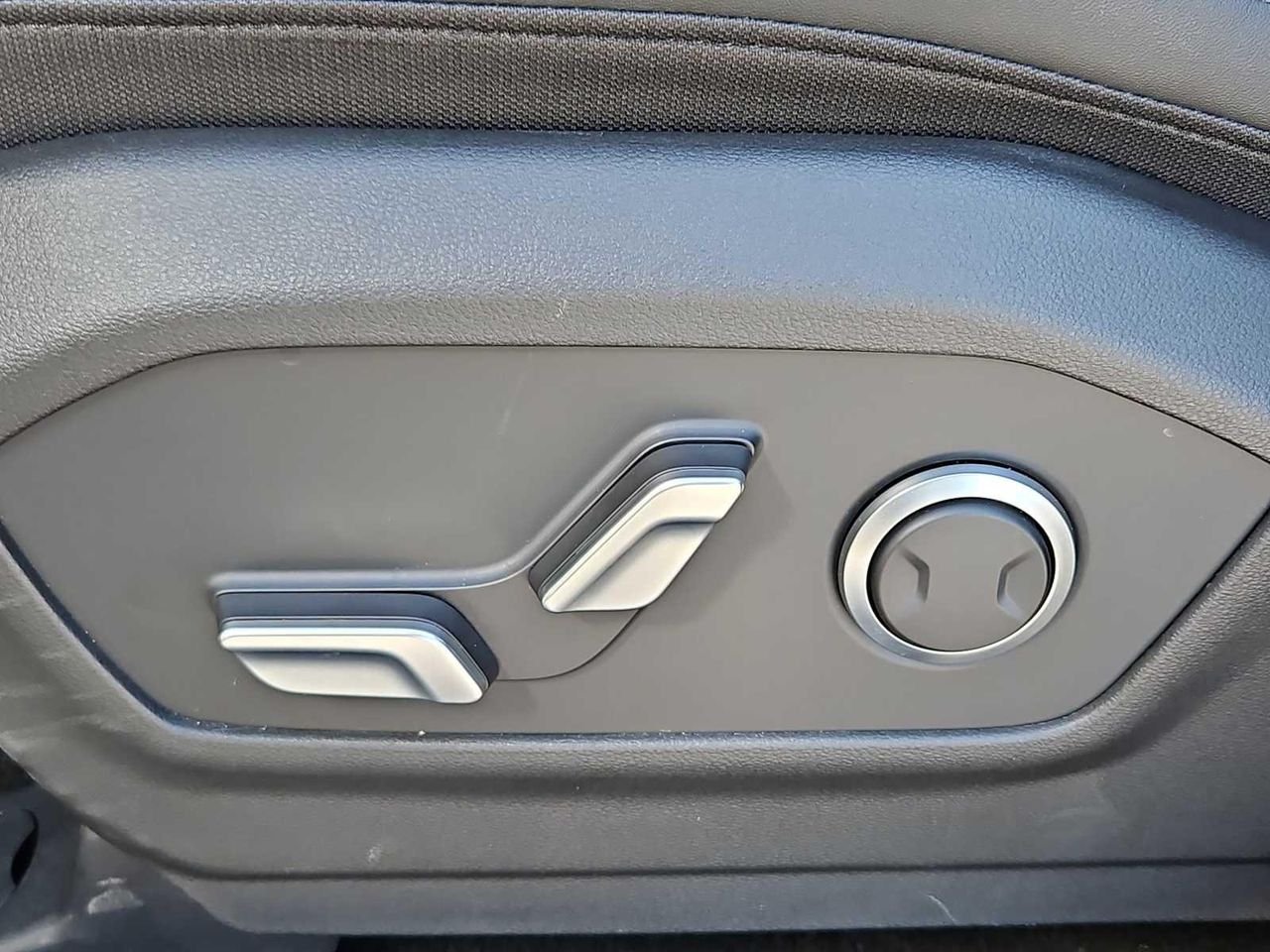 New 2026 Phantom Black Hyundai SEL image 17
