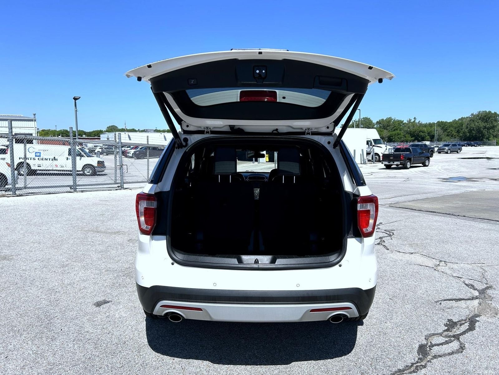 Used 2016 White Ford Limited image 23