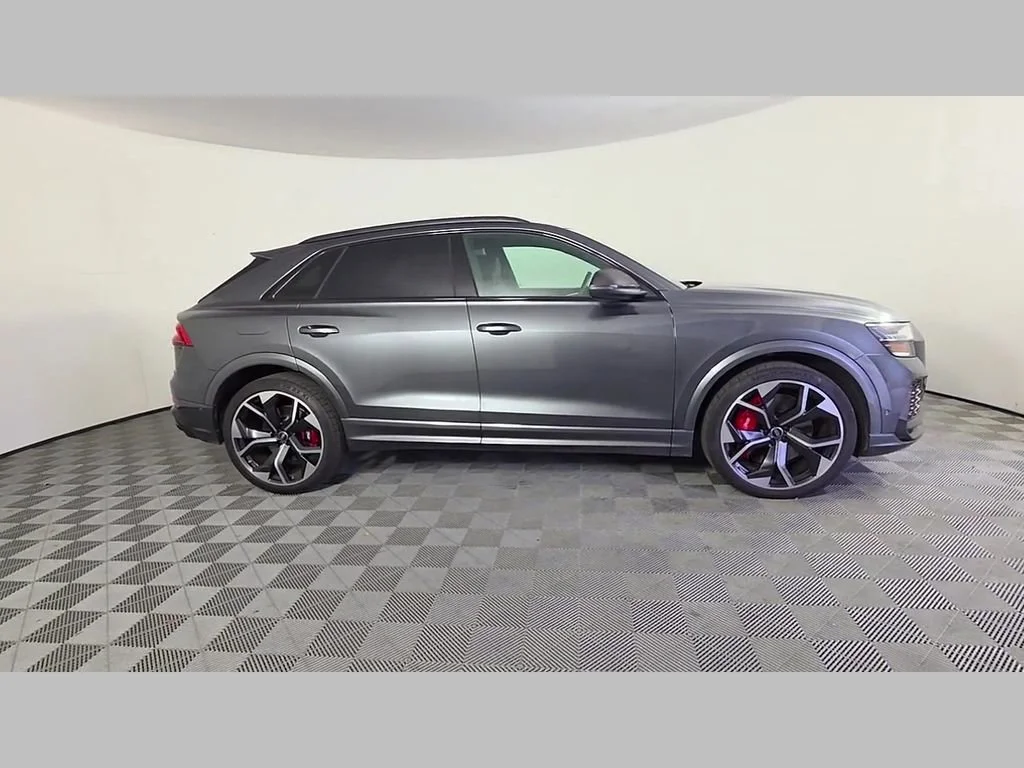Used 2024 Daytona Gray Pearl Effect Audi 4.0T image 36