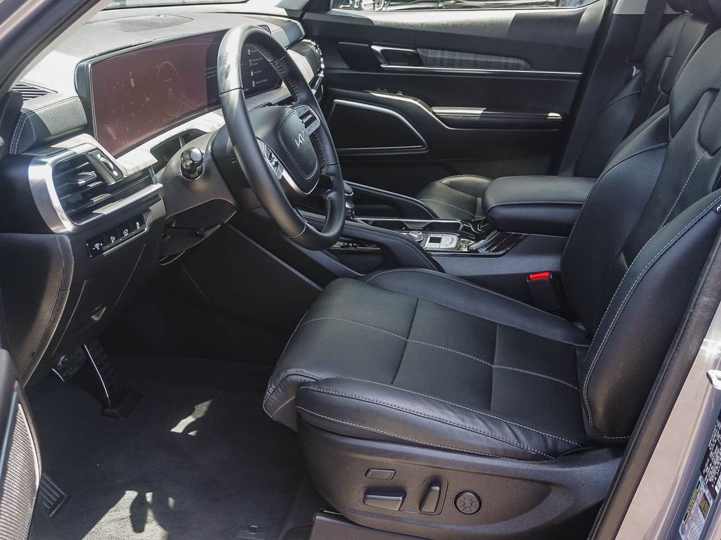 Used 2024 Silver Kia SX image 17