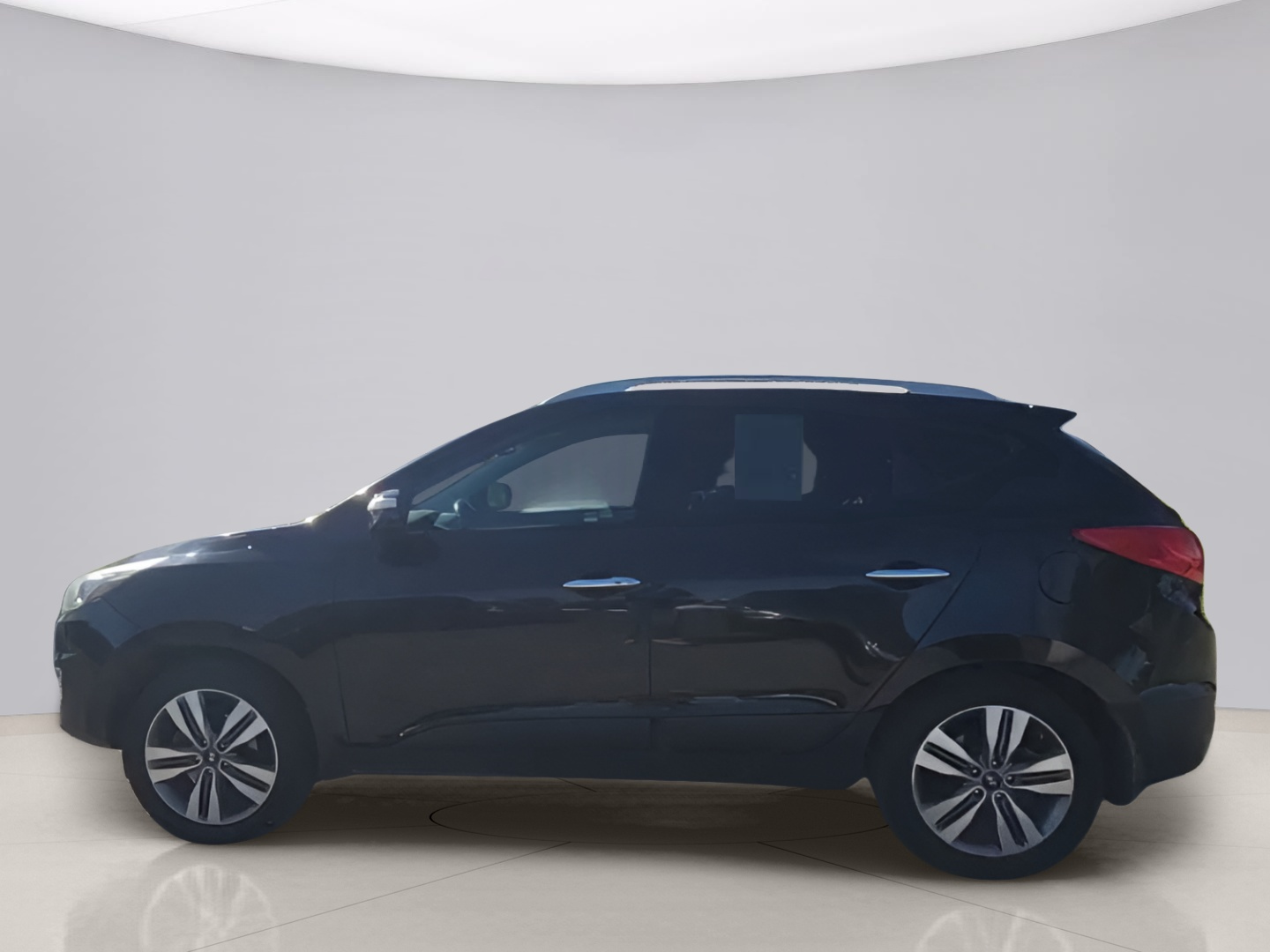 Used 2014 Black Hyundai GLS image 5
