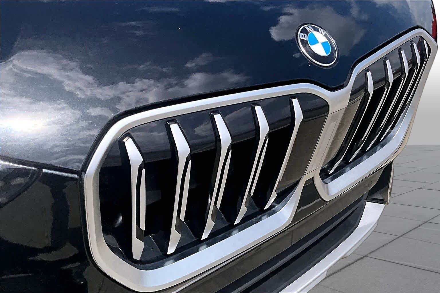 Used 2025 Black Sapphire Metallic BMW xDrive28i image 29
