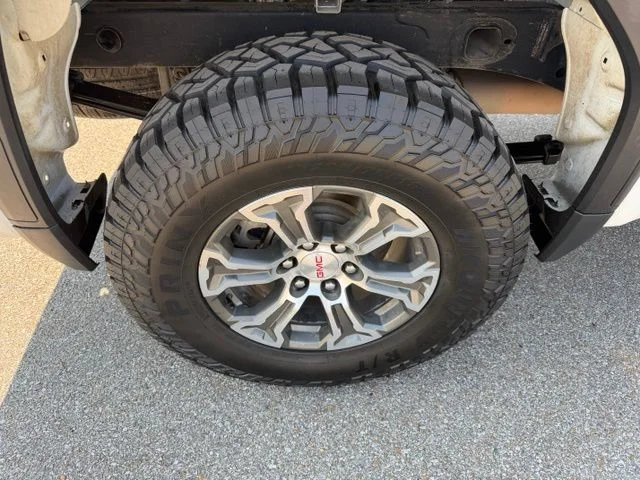Used 2023 White GMC Pro image 9