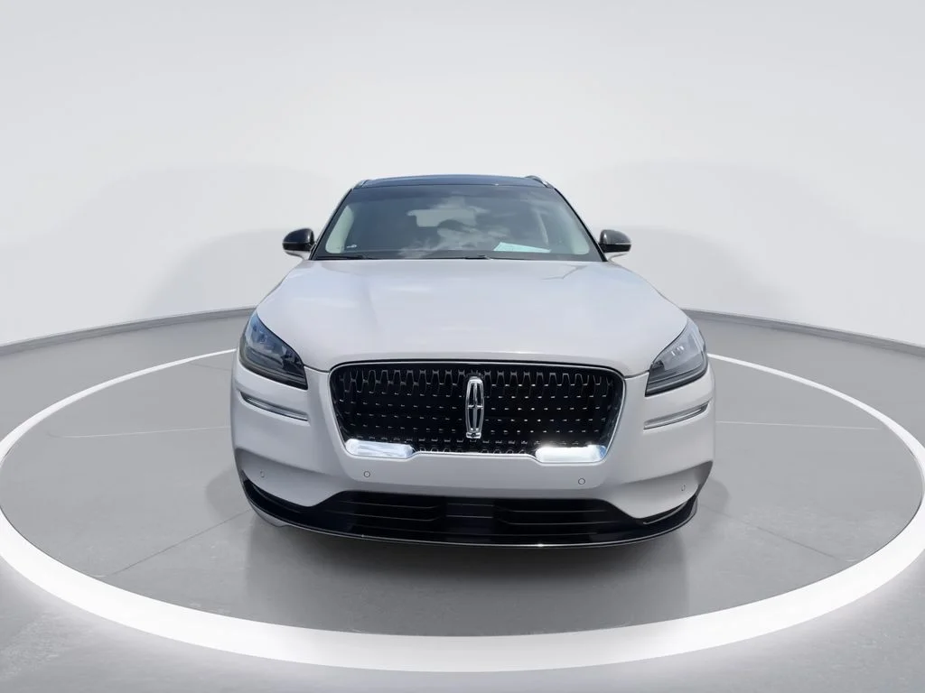 Used 2022 White Lincoln Reserve image 3