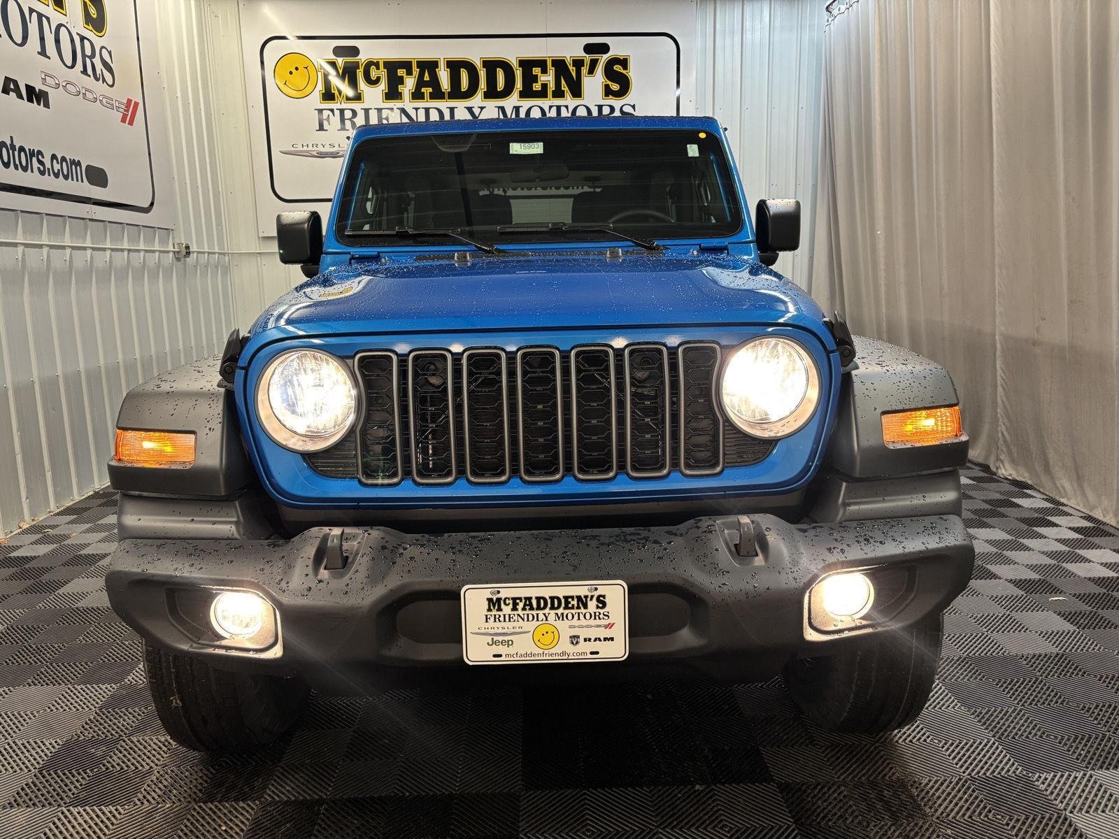 New 2026 Hydro Blue Pearl-Coat Exterior Paint Jeep Sport image 10