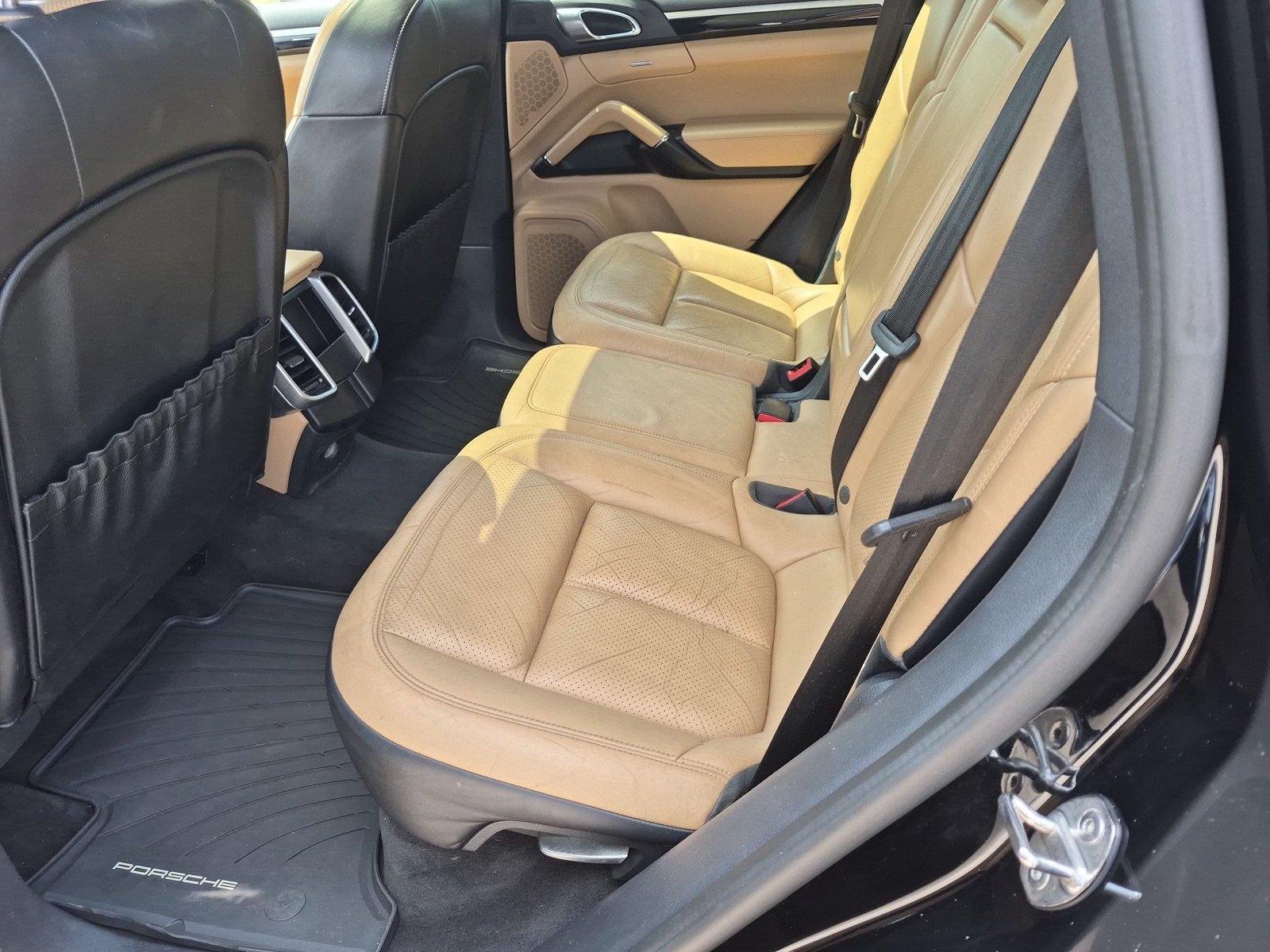 Used 2017  Porsche S image 32
