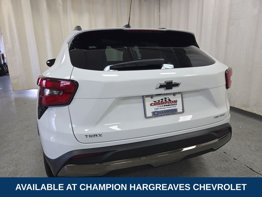 Used 2025 Summit White Chevrolet ACTIV image 40