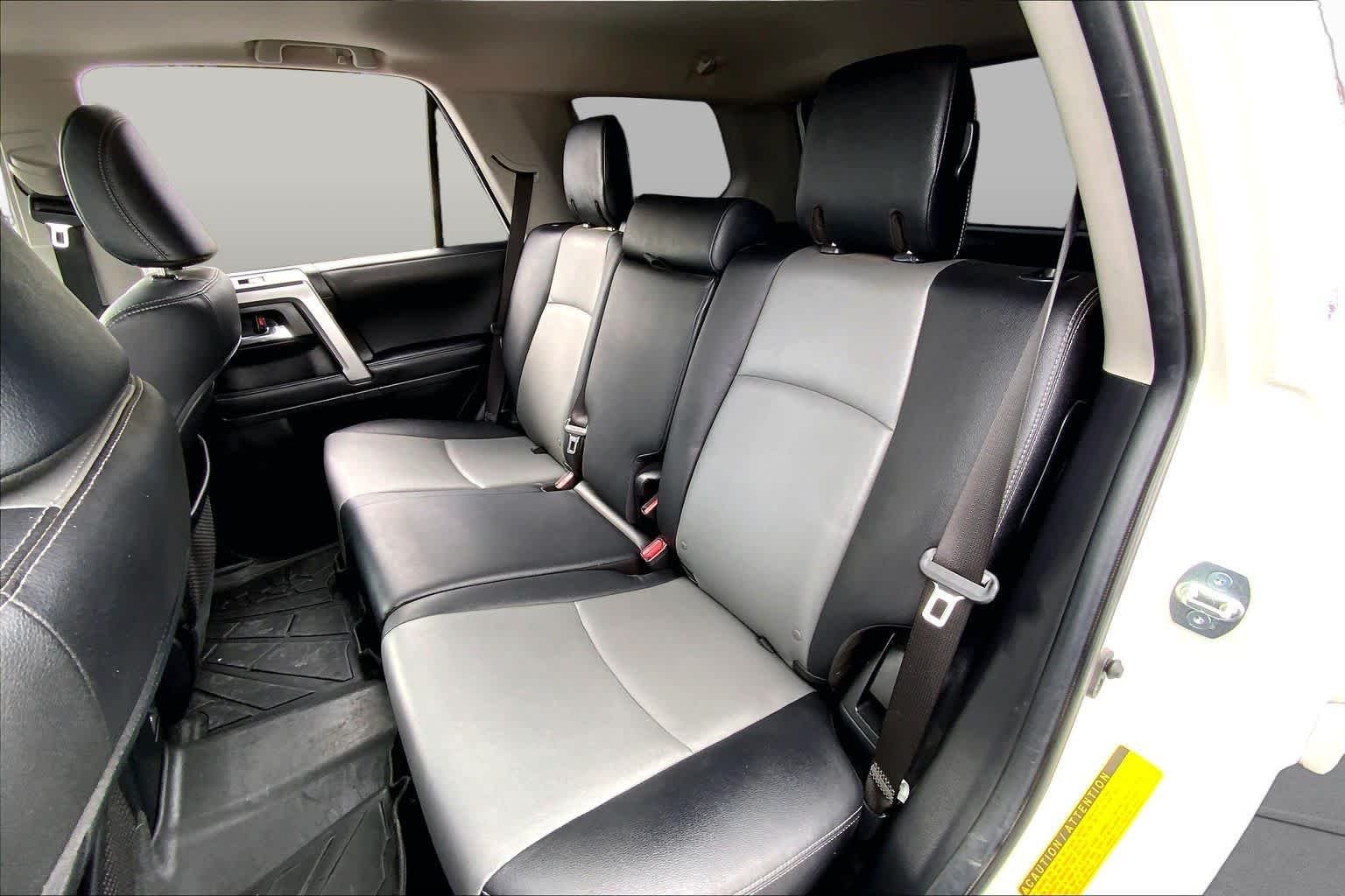 Used 2022 White Toyota SR5 Premium image 21