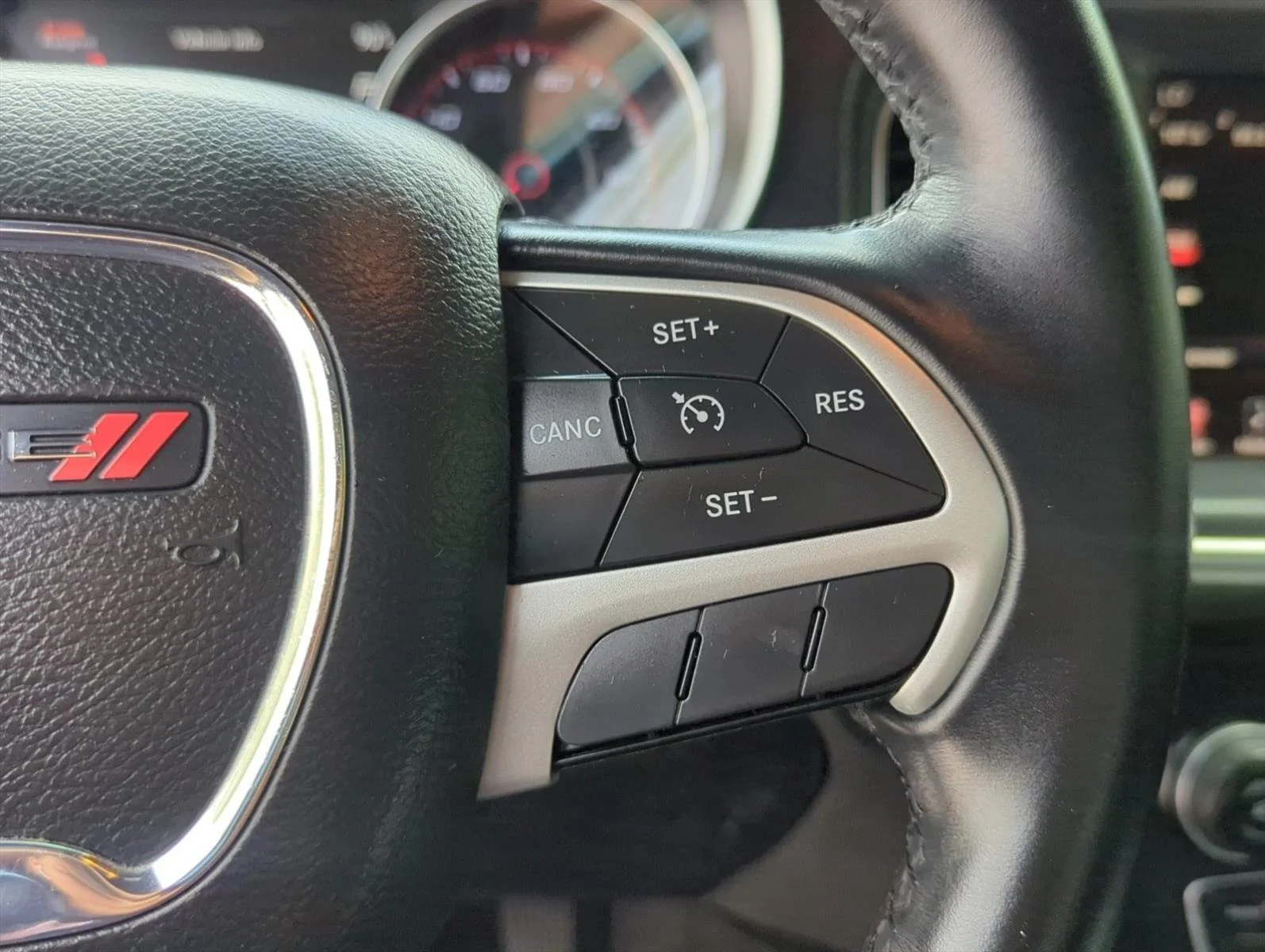 Used 2016 Pitch Black Clearcoat Dodge SXT image 16
