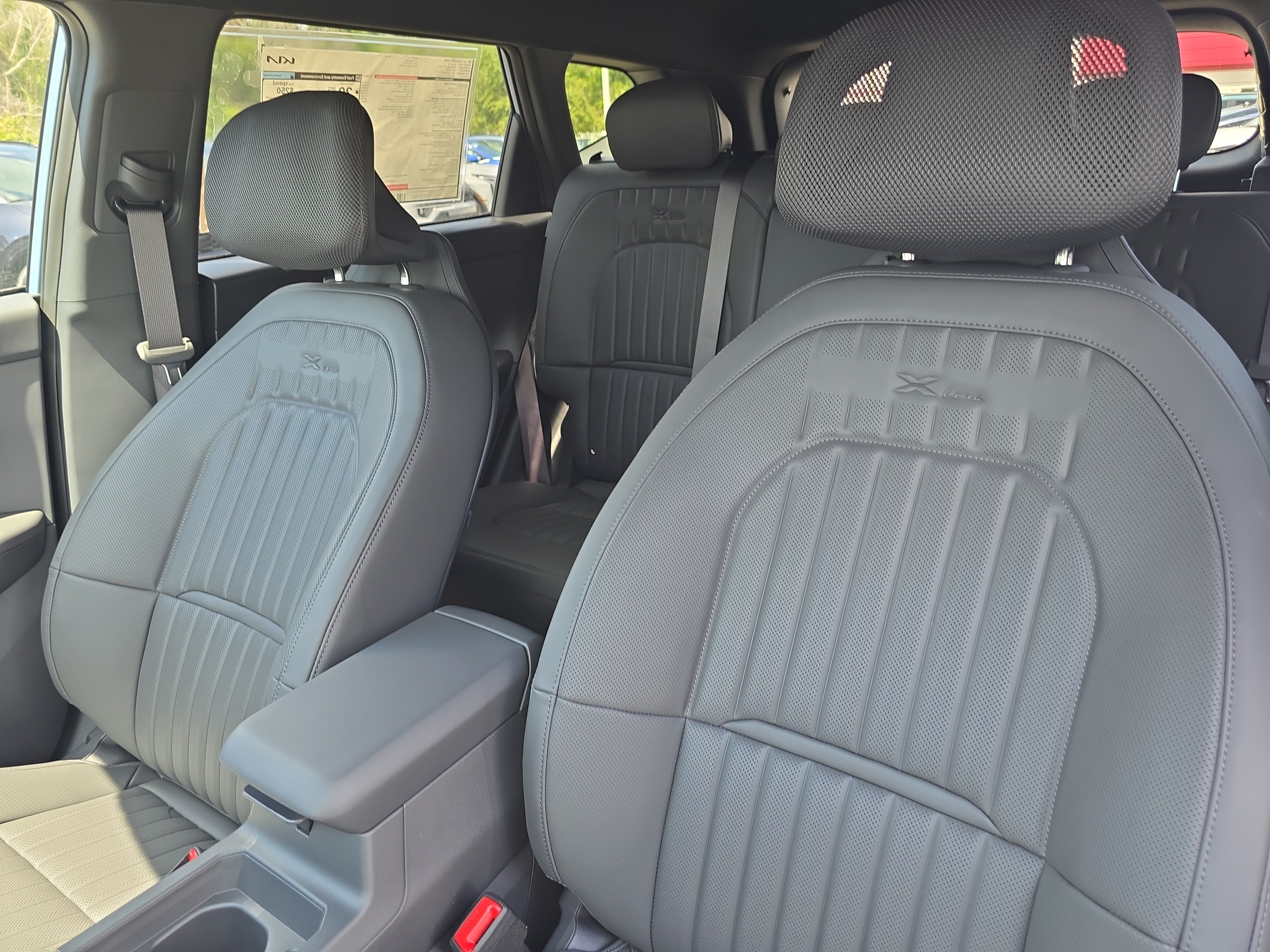 New 2027 Frost Blue / Black Roof Kia X-Line S image 21