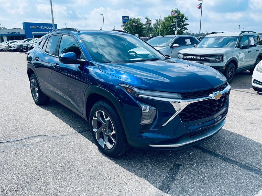 Used 2024 Blue Glow Metallic Chevrolet LT image 9