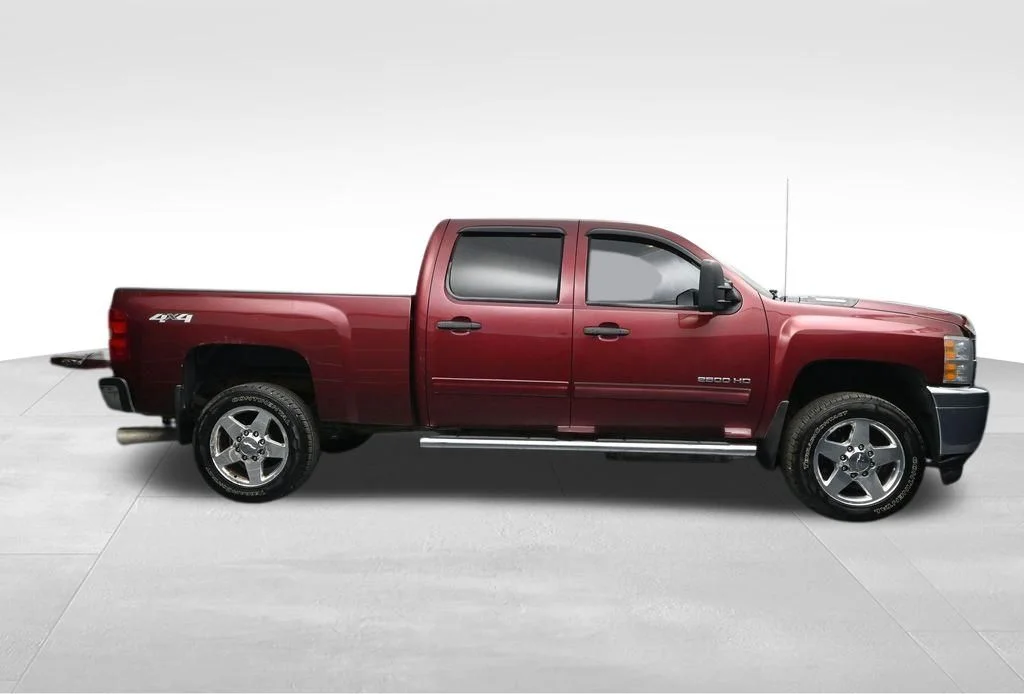 Used 2013 Red Chevrolet LT image 6