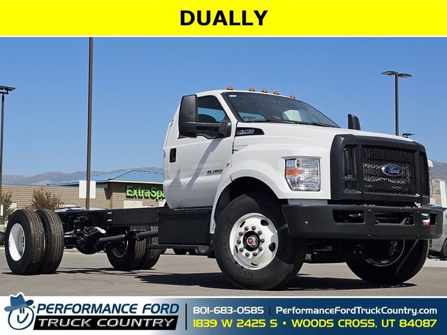 2025 Ford F-750SD Base