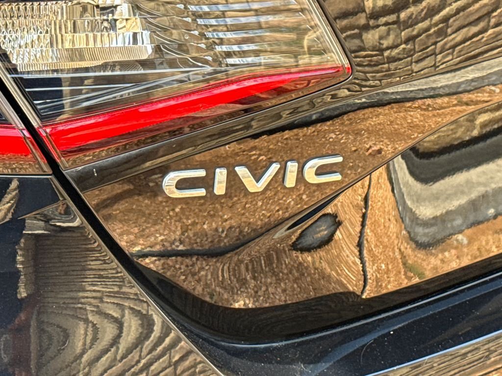 2023 Honda Civic Hatchback LX - Photo 8