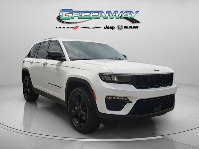 Used 2025 White Jeep Limited image 1