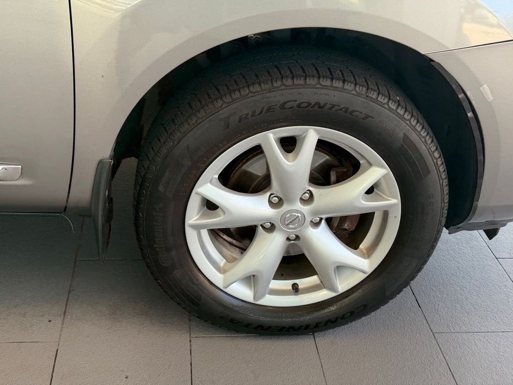 Used 2011 Gray Nissan SV image 16