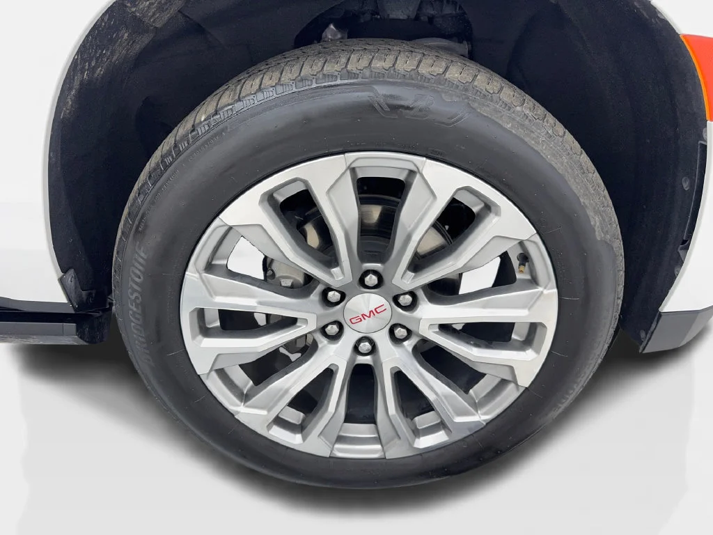 Used 2024 White GMC Denali image 96