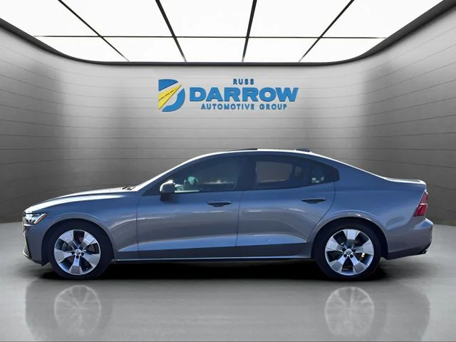 Used 2020 Gray Volvo T5 R-Design image 2