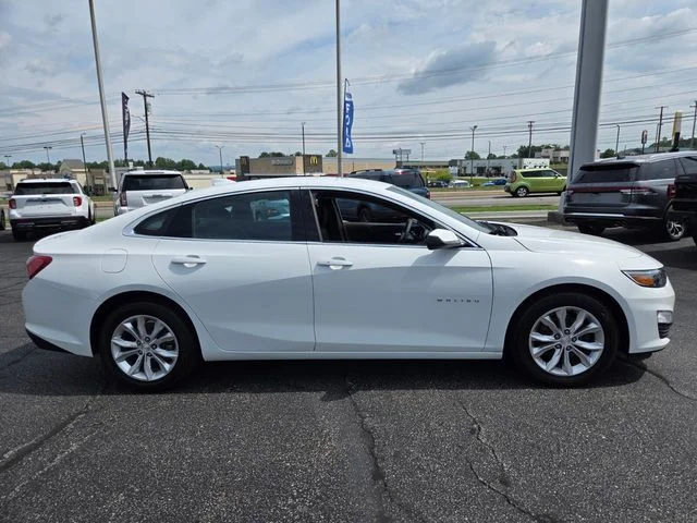 Used 2022 White Chevrolet LT image 9
