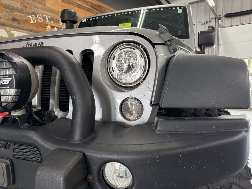 Used 2014 Billet Metallic Clearcoat Jeep Unlimited Rubicon image 11