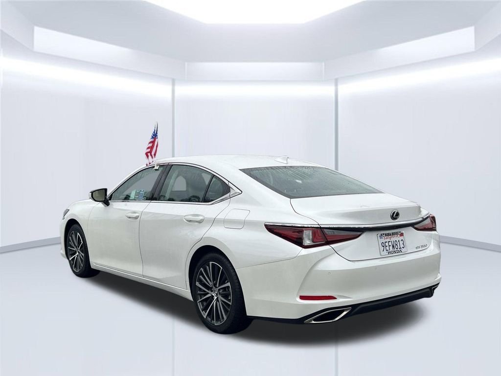 Used 2023 White Lexus 350 image 3