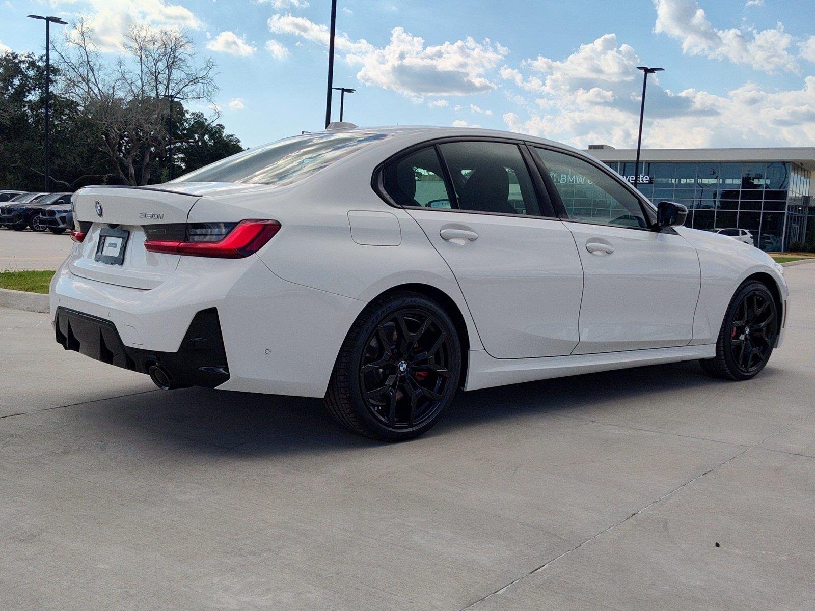 New 2026 Alpine White BMW 330i NA image 4