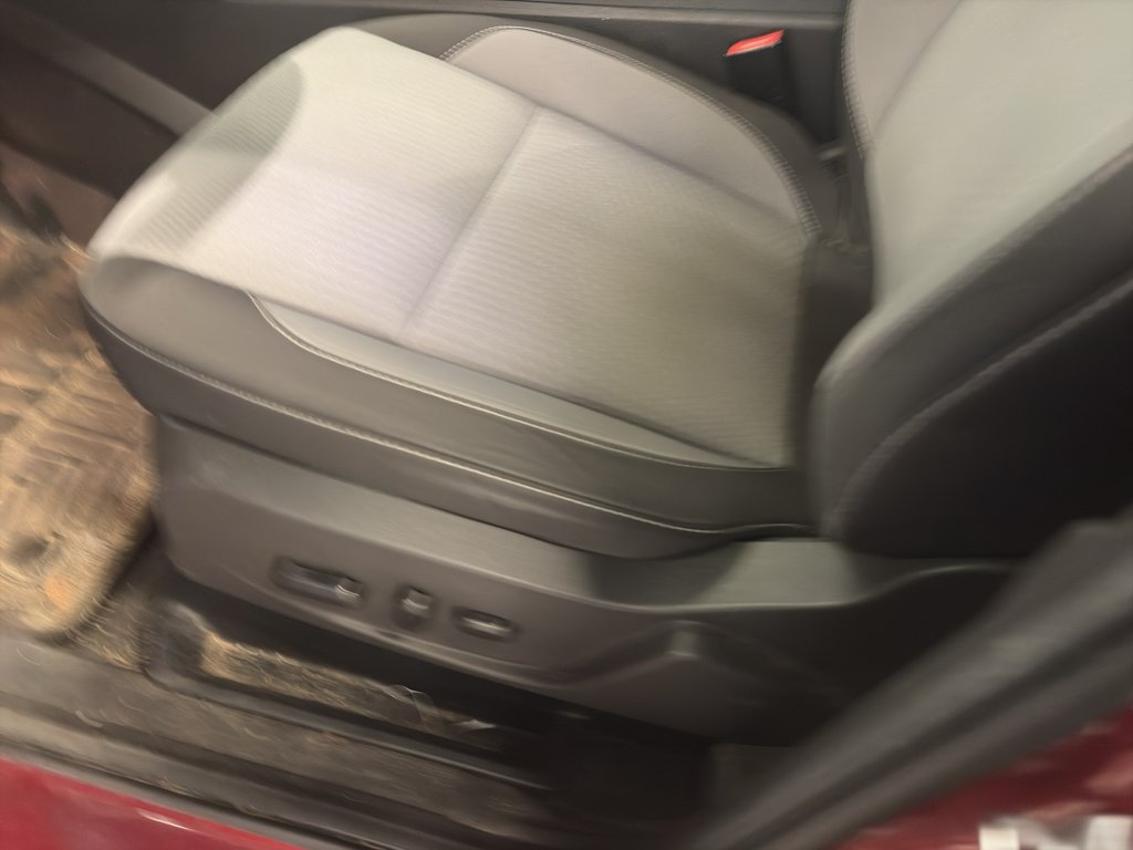 Used 2017 Ruby Red Metallic Tinted Clearcoat Ford SE image 4