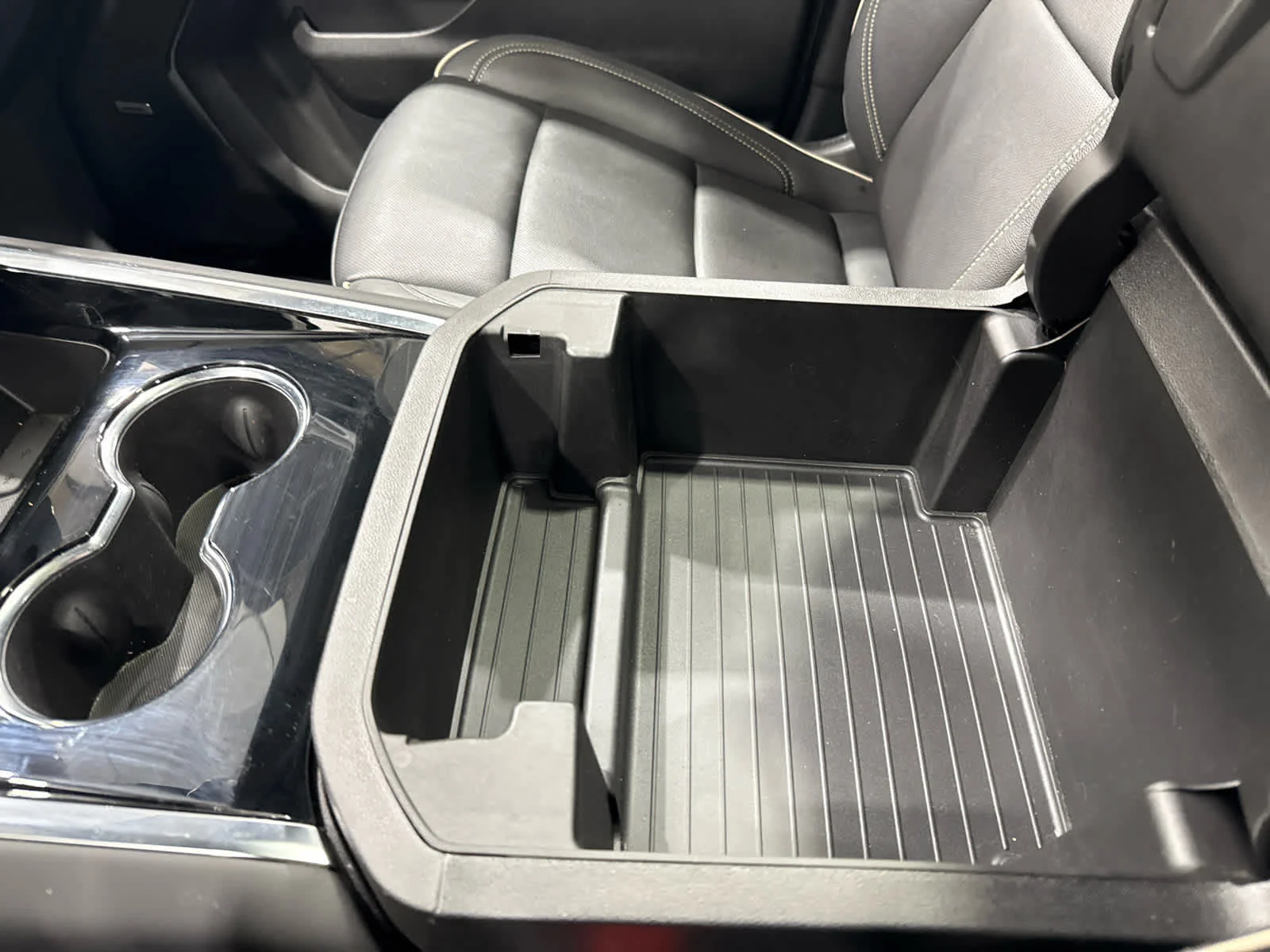 2025 Chevrolet Suburban Premier - Photo 22