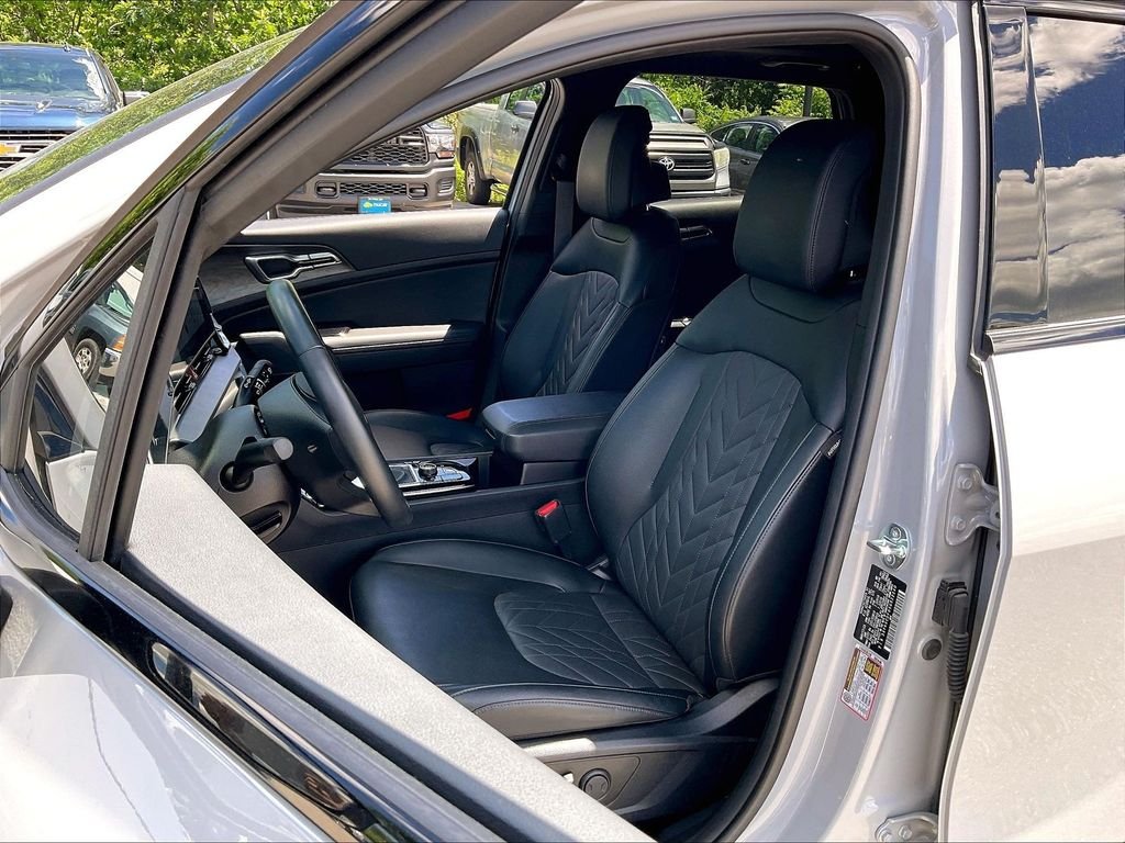 Used 2025 Wolf Gray Kia X-Line image 9