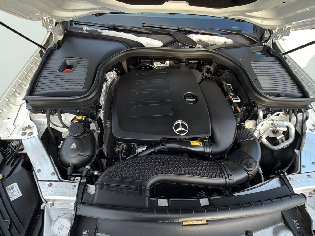 Used 2022 White Mercedes-Benz GLC 300 image 22