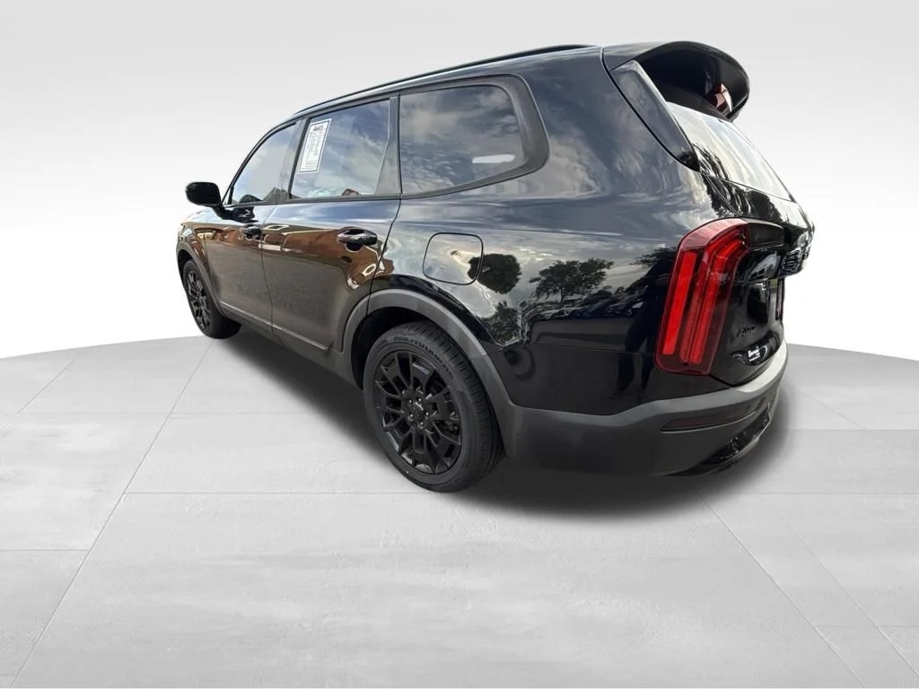 Used 2021 Black Kia SX image 3