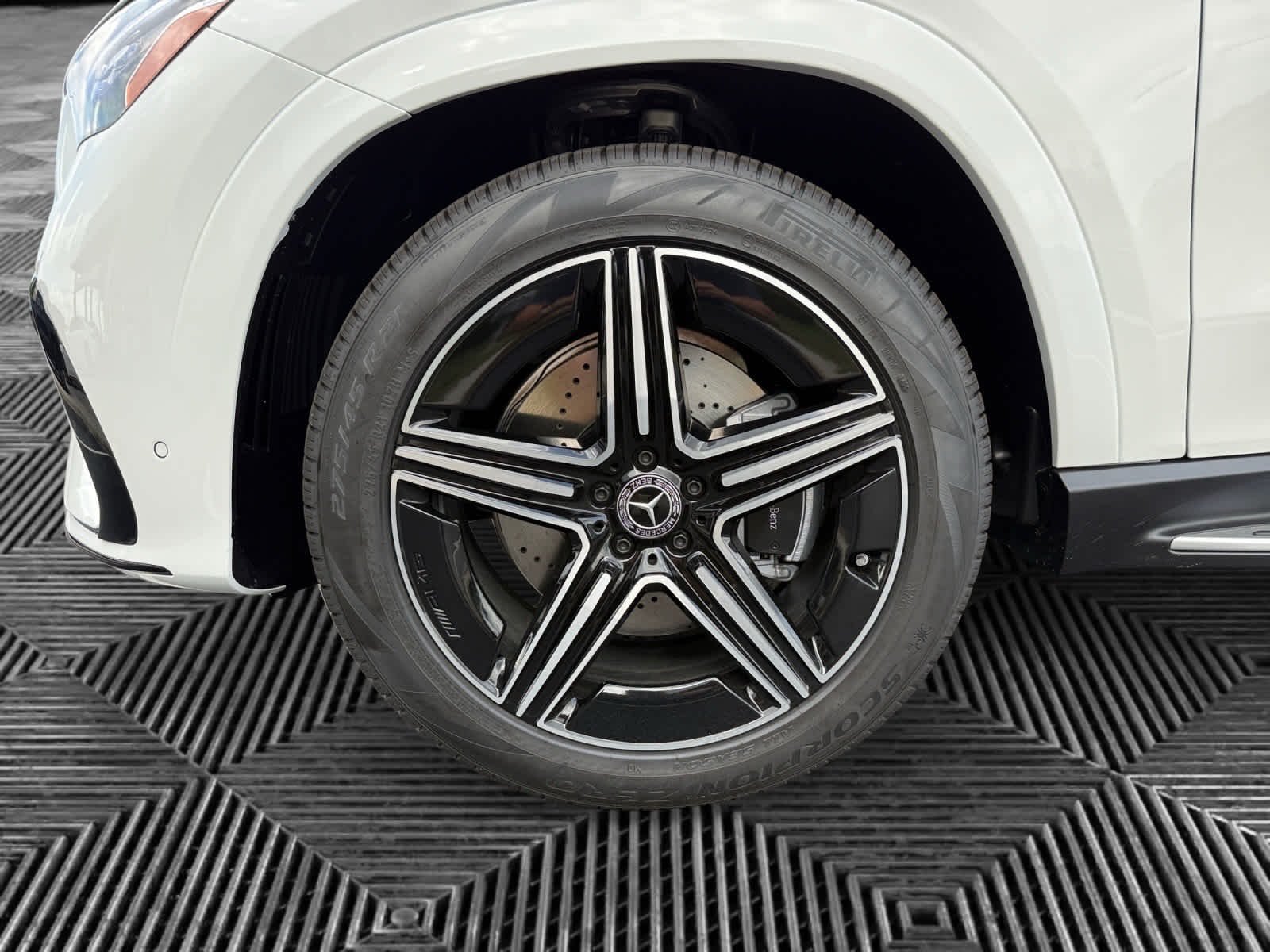 New 2026 Polar White Mercedes-Benz GLE 350 image 9