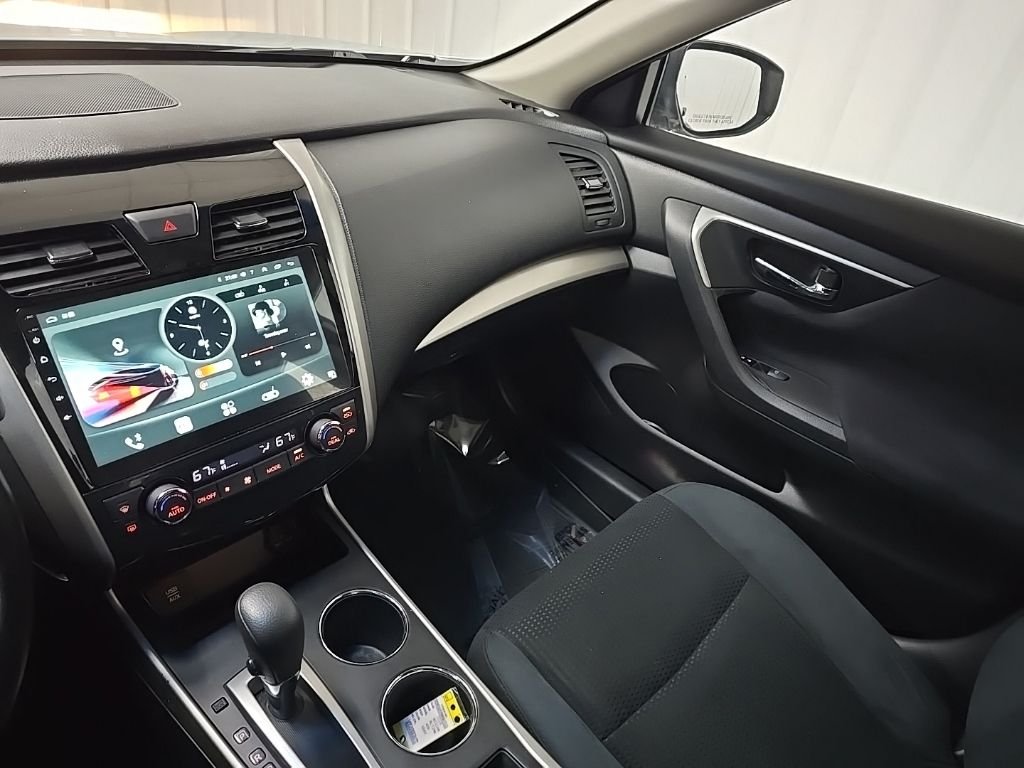 Used 2015 Silver Nissan 2.5 SV image 25