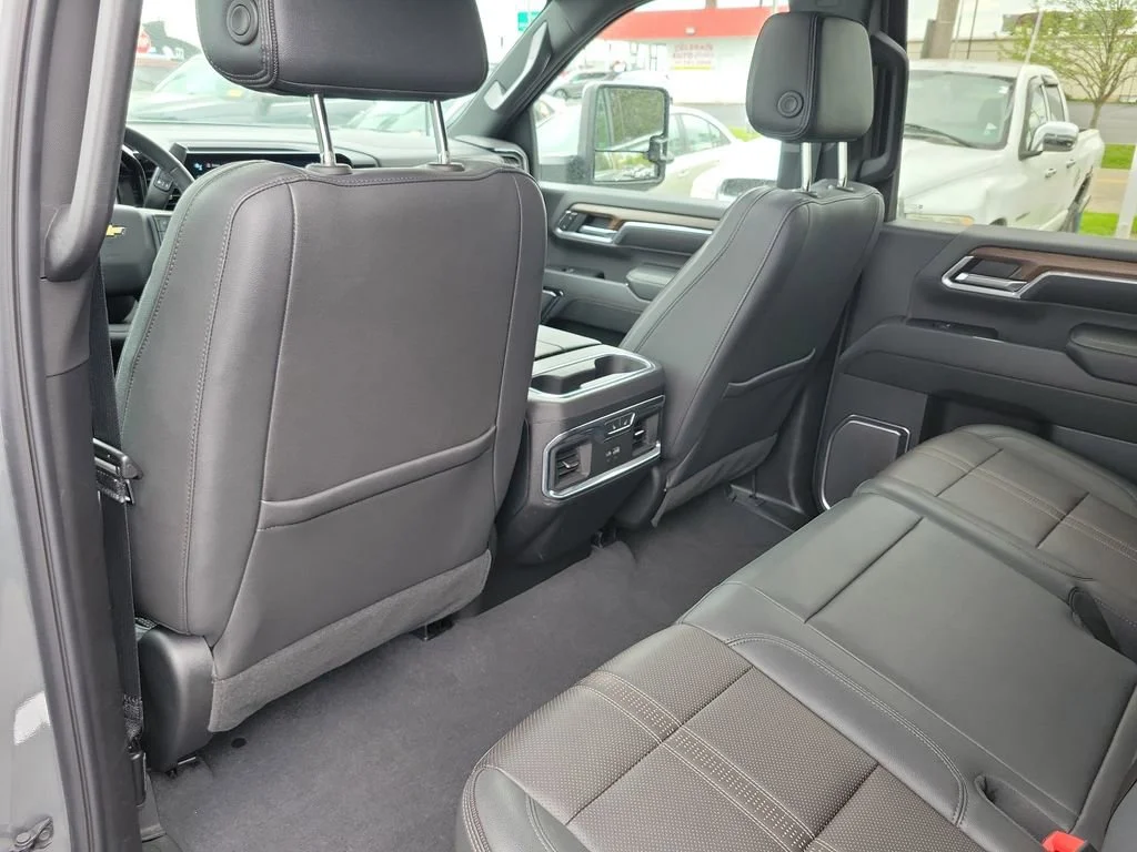 2024 Chevrolet Silverado 3500HD High Country - Photo 17