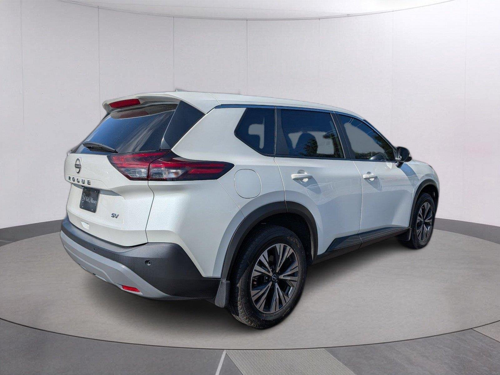 Used 2023 Pearl White Tricoat Nissan SV image 5
