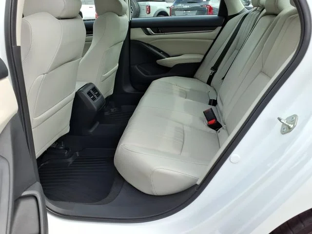 Used 2018 White Honda Touring 2.0T image 20