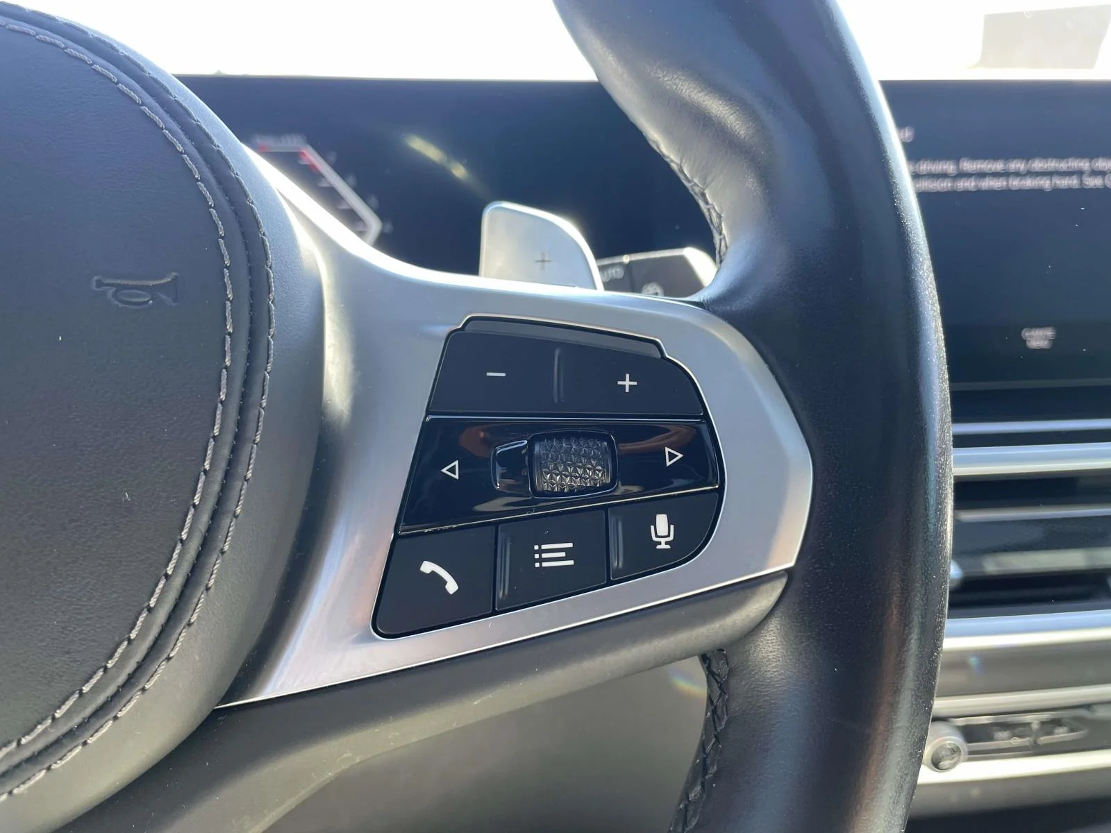 Used 2023 Skyscraper Grey Metallic BMW xDrive40i image 15