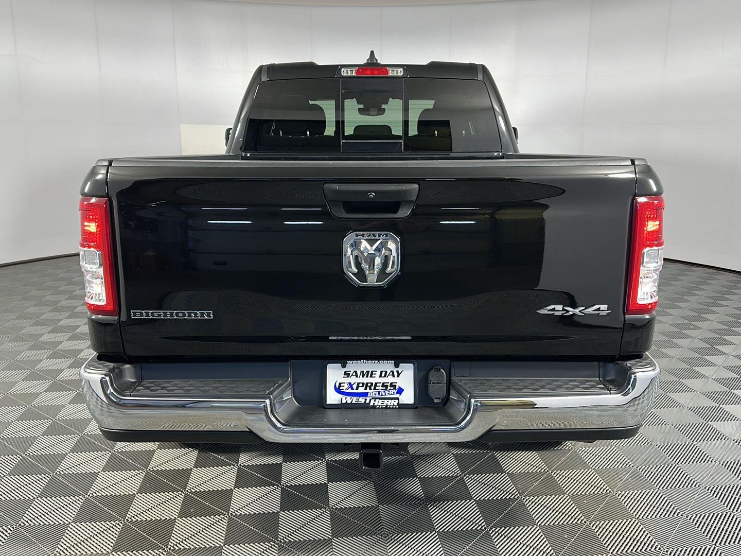Used 2024 Diamond Black Ram Big Horn/Lone Star image 6