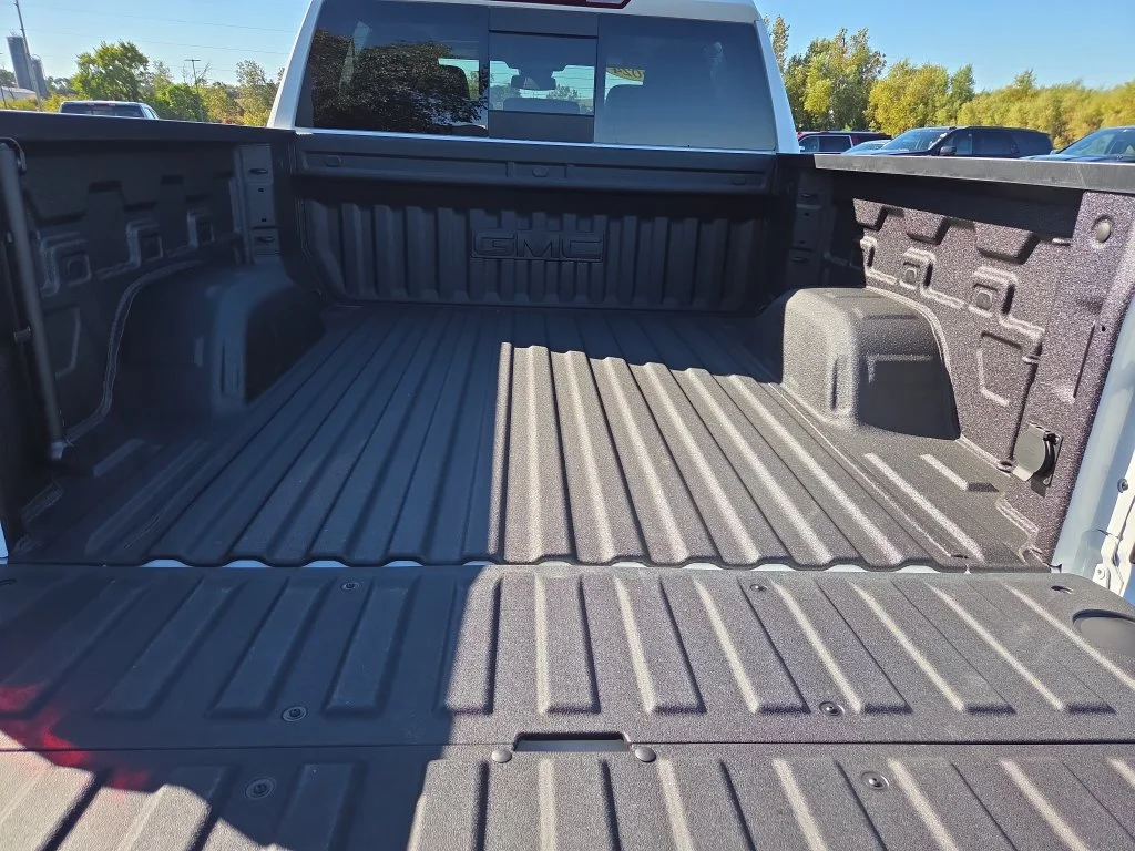 2024 GMC Sierra 1500 SLT - Photo 30