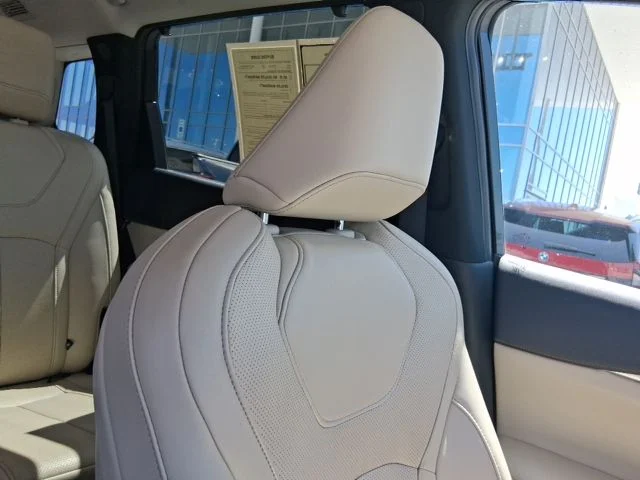 Used 2024 Red INFINITI LUXE image 18