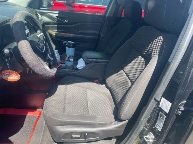 Used 2017 Ebony Twilight Metallic GMC SLE image 10