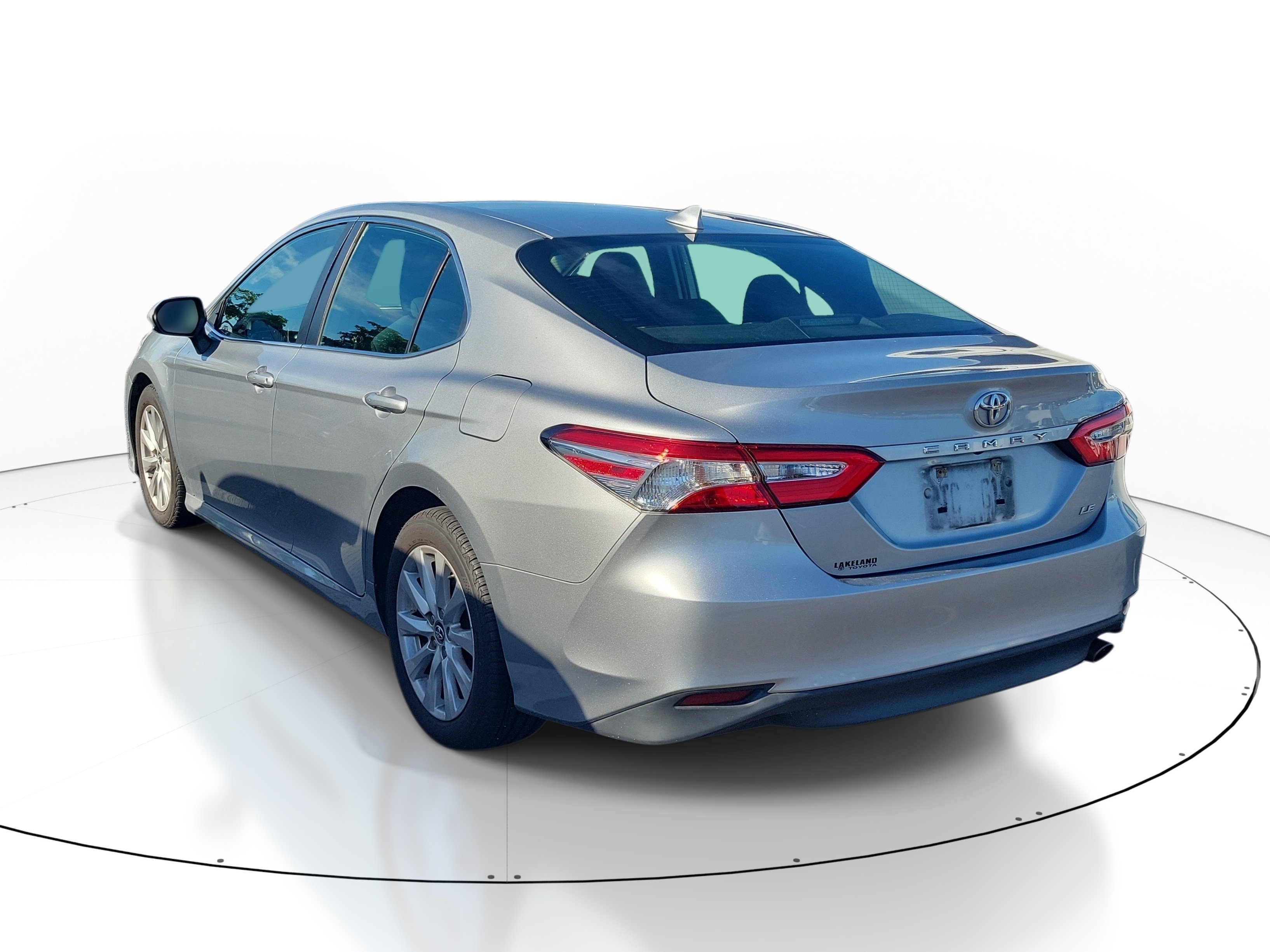 Used 2019  Toyota LE image 5