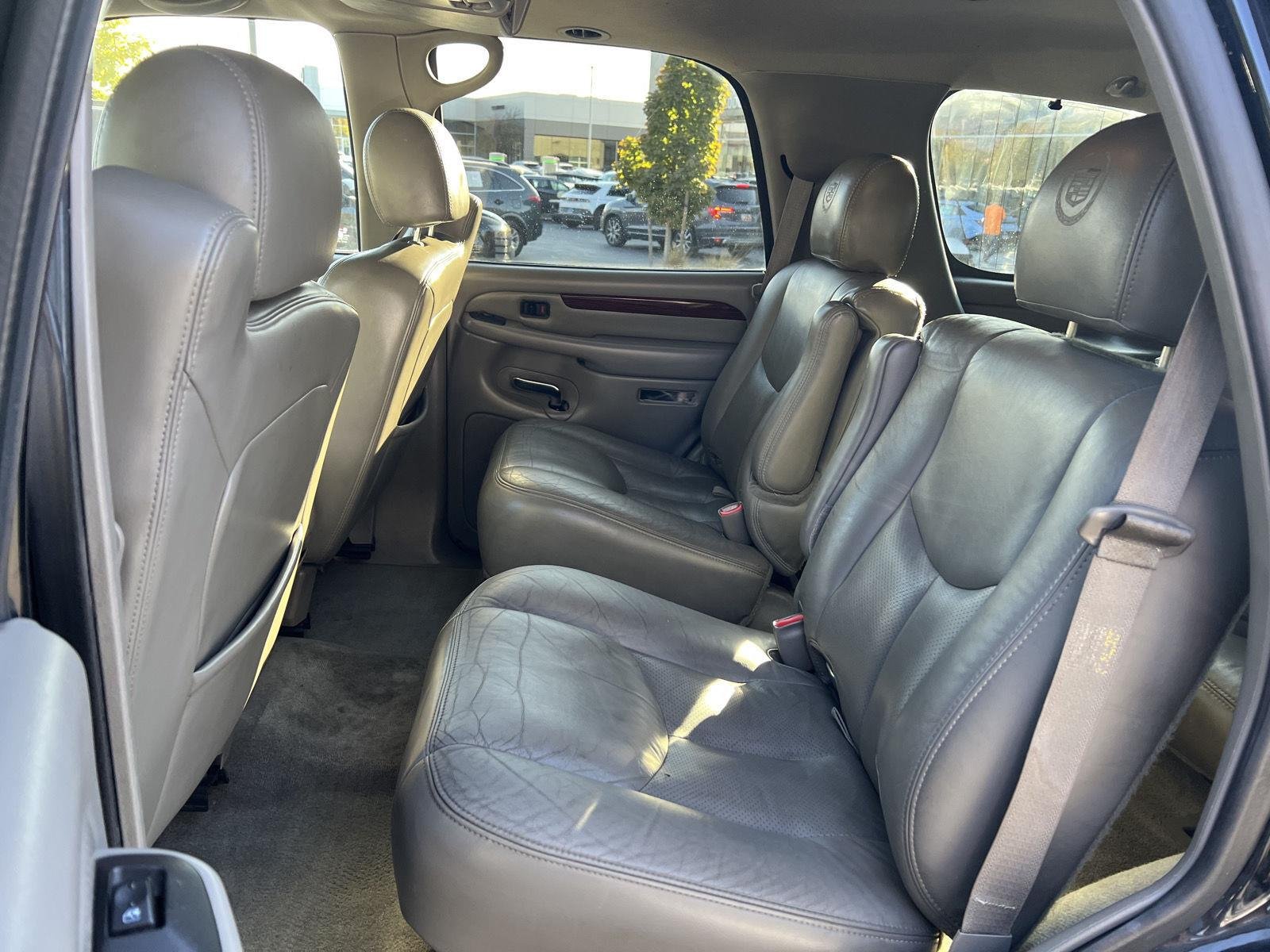 2004 Cadillac Escalade Base - Photo 24