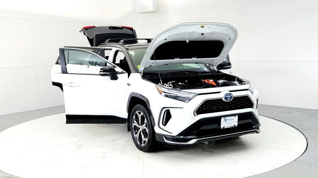 2023 Toyota RAV4 XSE - Photo 9